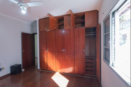 Casa à venda com 380m², 4 quartos e 4 vagasQuarto 2
