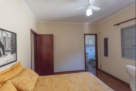 Casa à venda com 380m², 4 quartos e 4 vagasSuíte 2