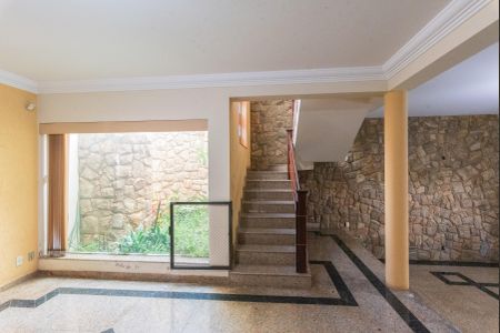 Casa à venda com 380m², 4 quartos e 4 vagasSala