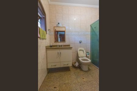 Casa à venda com 380m², 4 quartos e 4 vagasBanheiro da Suíte