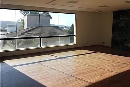 Casa de condomínio à venda com 470m², 5 quartos e 6 vagas