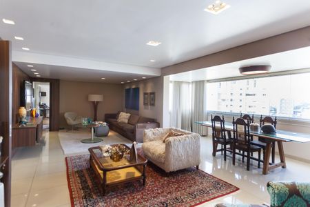 Apartamento à venda com 136m², 3 quartos e 3 vagas Apartamento à venda com 136m², 3 quartos e 3 vagasSala