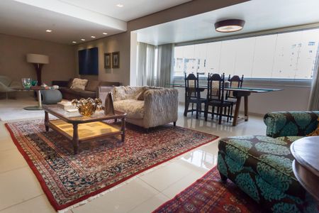 Apartamento à venda com 136m², 3 quartos e 3 vagas Apartamento à venda com 136m², 3 quartos e 3 vagasSala de visitas