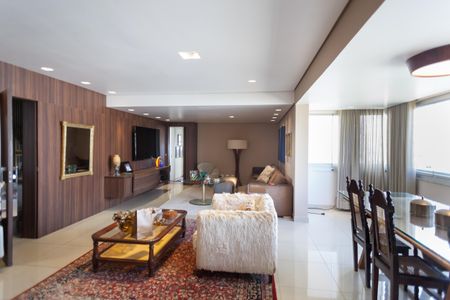 Apartamento à venda com 136m², 3 quartos e 3 vagas Apartamento à venda com 136m², 3 quartos e 3 vagasSala