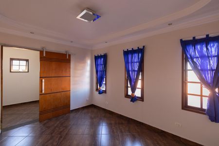 Casa à venda com 276m², 3 quartos e 2 vagasSuíte