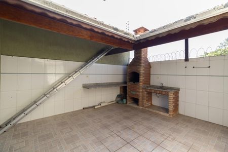 Casa à venda com 276m², 3 quartos e 2 vagasÁrea Externa