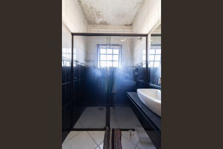 Casa à venda com 276m², 3 quartos e 2 vagasBanheiro