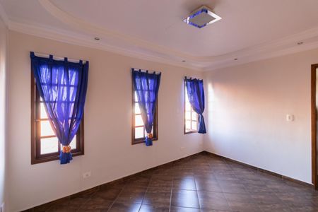 Casa à venda com 276m², 3 quartos e 2 vagasSuíte