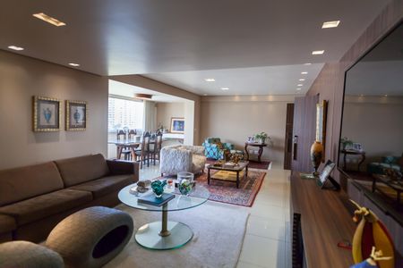 Apartamento à venda com 140m², 3 quartos e 3 vagas Apartamento à venda com 140m², 3 quartos e 3 vagasSala