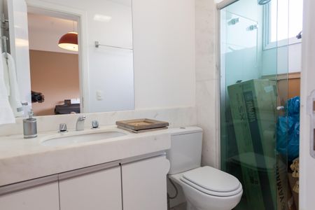 Apartamento à venda com 140m², 3 quartos e 3 vagas Apartamento à venda com 140m², 3 quartos e 3 vagasBanheiro Suite 1