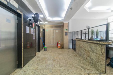 Apartamento à venda com 52m², 2 quartos e sem vaga Apartamento à venda com 52m², 2 quartos e sem vagaHall social