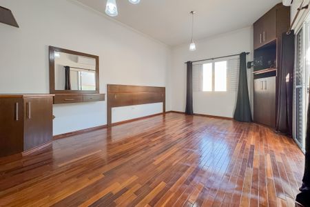 Casa à venda com 597m², 5 quartos e 8 vagasSuíte Master