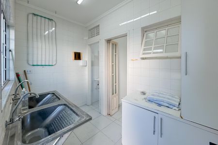 Casa à venda com 597m², 5 quartos e 8 vagasÁrea de Serviço