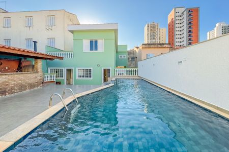 Casa à venda com 597m², 5 quartos e 8 vagasPiscina - Área de Lazer