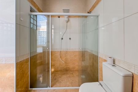 Casa à venda com 597m², 5 quartos e 8 vagasBanheiro da Suíte Master