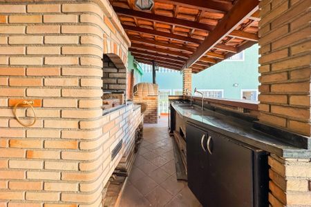 Casa à venda com 597m², 5 quartos e 8 vagasChurrasqueira - Área de Lazer