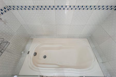 Casa à venda com 597m², 5 quartos e 8 vagasBanheiro da Suíte 2