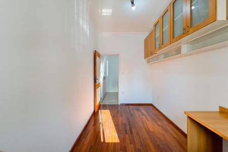 Casa à venda com 597m², 5 quartos e 8 vagasEscritório