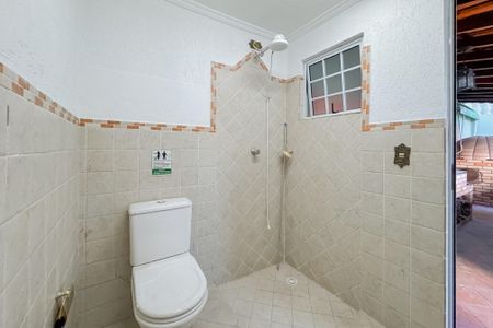 Casa à venda com 597m², 5 quartos e 8 vagasBanheiro da Área de Lazer