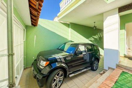 Casa à venda com 597m², 5 quartos e 8 vagasGaragem
