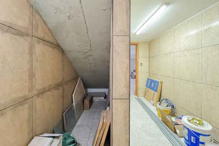 Casa à venda com 597m², 5 quartos e 8 vagasAdega / Depósito - Subsolo