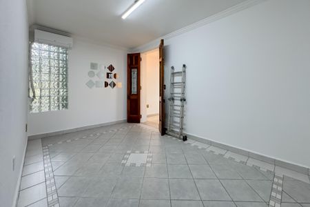 Casa à venda com 597m², 5 quartos e 8 vagasSala de TV