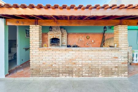 Casa à venda com 597m², 5 quartos e 8 vagasChurrasqueira - Área de Lazer