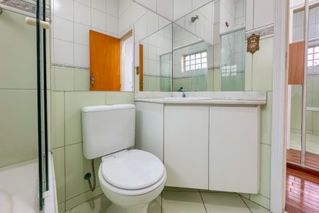 Casa à venda com 597m², 5 quartos e 8 vagasBanheiro da Suíte 3