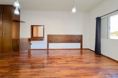 Casa à venda com 597m², 5 quartos e 8 vagasSuíte Master