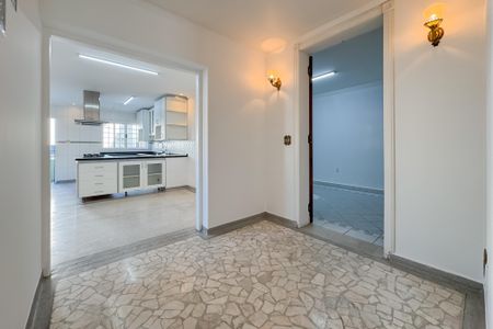 Casa à venda com 597m², 5 quartos e 8 vagasSala