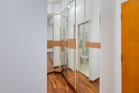 Casa à venda com 597m², 5 quartos e 8 vagasSuíte 3
