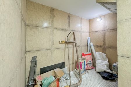 Casa à venda com 597m², 5 quartos e 8 vagasAdega / Depósito - Subsolo