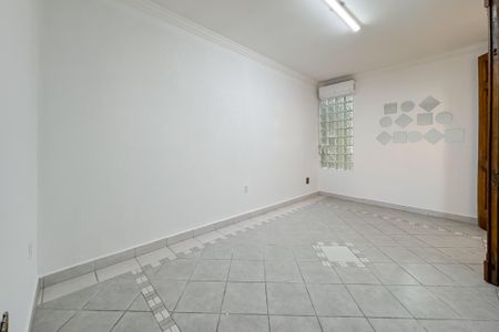 Casa à venda com 597m², 5 quartos e 8 vagasSala de TV