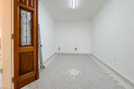 Casa à venda com 597m², 5 quartos e 8 vagasSala de TV