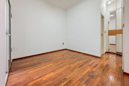 Casa à venda com 597m², 5 quartos e 8 vagasSuíte 3