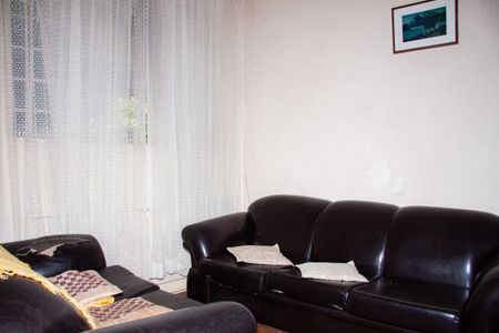 Casa à venda com 100m², 3 quartos e sem vaga Casa à venda com 100m², 3 quartos e sem vagaSala