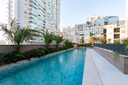 Apartamento à venda com 201m², 3 quartos e 3 vagas Apartamento à venda com 201m², 3 quartos e 3 vagasPiscina