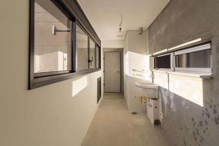 Apartamento à venda com 201m², 3 quartos e 3 vagas Apartamento à venda com 201m², 3 quartos e 3 vagasÁrea de Serviço