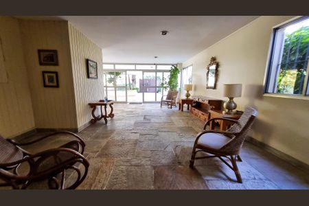 Apartamento à venda com 180m², 4 quartos e 3 vagas Apartamento à venda com 180m², 4 quartos e 3 vagasHall de entrada