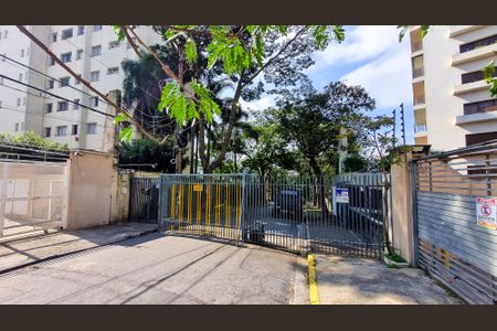 Apartamento à venda com 180m², 4 quartos e 3 vagas Apartamento à venda com 180m², 4 quartos e 3 vagasFachada