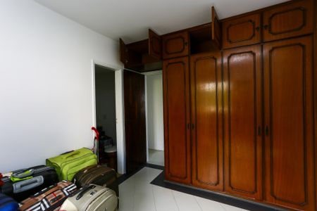 Apartamento à venda com 180m², 4 quartos e 3 vagas Apartamento à venda com 180m², 4 quartos e 3 vagassuíte 1