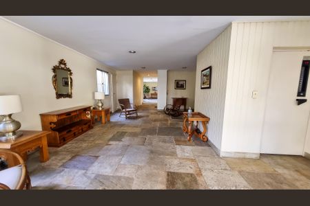 Apartamento à venda com 180m², 4 quartos e 3 vagas Apartamento à venda com 180m², 4 quartos e 3 vagasHall de entrada