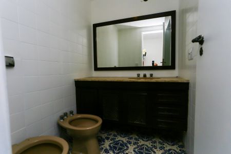 Apartamento à venda com 180m², 4 quartos e 3 vagas Apartamento à venda com 180m², 4 quartos e 3 vagasBanheiro da Suíte 2