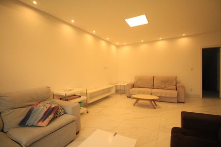 Apartamento para alugar com 140m², 3 quartos e 1 vaga Apartamento para alugar com 140m², 3 quartos e 1 vagaSala