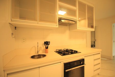 Apartamento para alugar com 140m², 3 quartos e 1 vaga Apartamento para alugar com 140m², 3 quartos e 1 vagaCozinha e Área de Serviço
