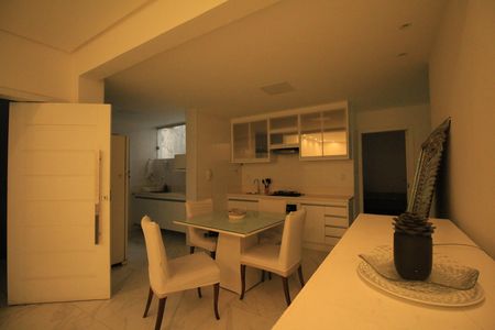 Apartamento para alugar com 140m², 3 quartos e 1 vaga Apartamento para alugar com 140m², 3 quartos e 1 vagaCozinha e Área de Serviço
