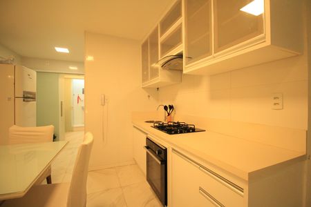 Apartamento para alugar com 140m², 3 quartos e 1 vaga Apartamento para alugar com 140m², 3 quartos e 1 vagaCozinha e Área de Serviço