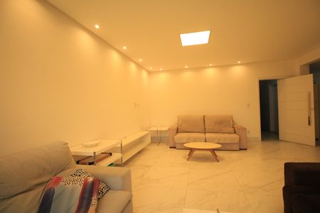 Apartamento para alugar com 140m², 3 quartos e 1 vaga Apartamento para alugar com 140m², 3 quartos e 1 vagaSala