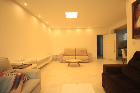 Apartamento para alugar com 140m², 3 quartos e 1 vaga Apartamento para alugar com 140m², 3 quartos e 1 vagaSala