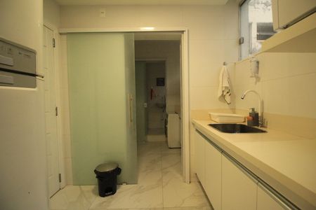 Apartamento para alugar com 140m², 3 quartos e 1 vaga Apartamento para alugar com 140m², 3 quartos e 1 vagaCozinha e Área de Serviço